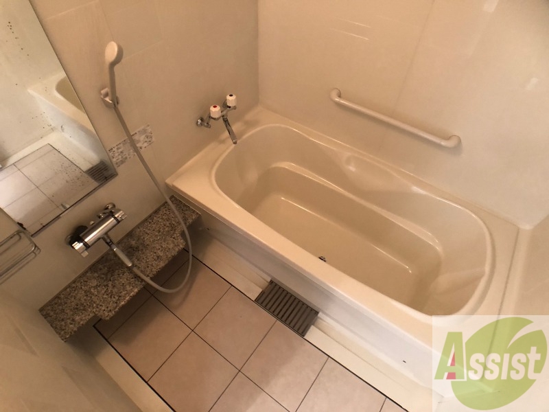 バス・シャワールーム　お風呂になります。一日の疲れを癒してくださいね。