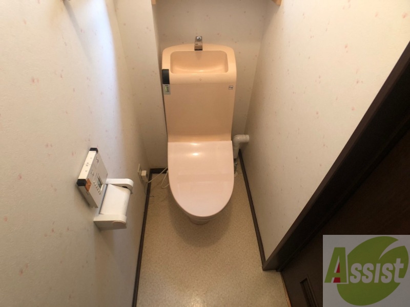 トイレ　ウォシュレット機能がついたトイレ。安心して使用できますね。