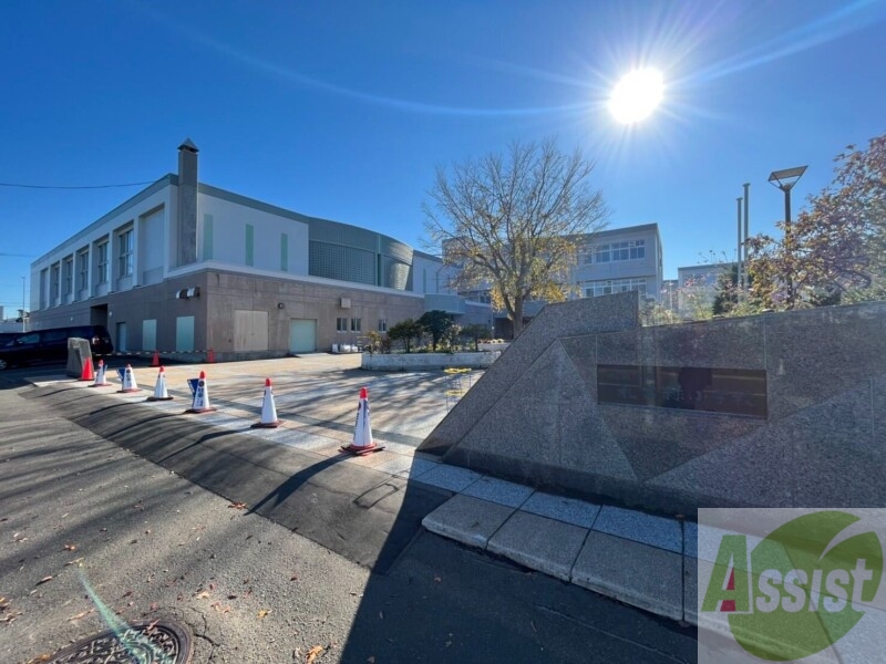 小学校　札幌市立札苗緑小学校（小学校）まで663m