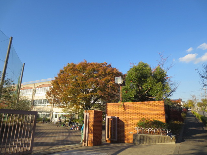 中学校　川崎市立金程中学校（中学校）まで600m