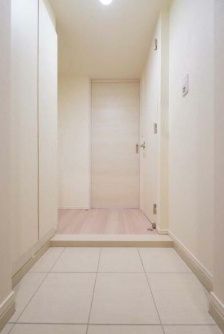 玄関　☆収納もある玄関☆