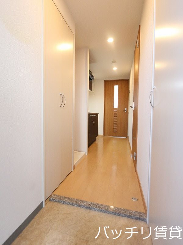 玄関　室内写真等は別号数の為、現状優先となります。