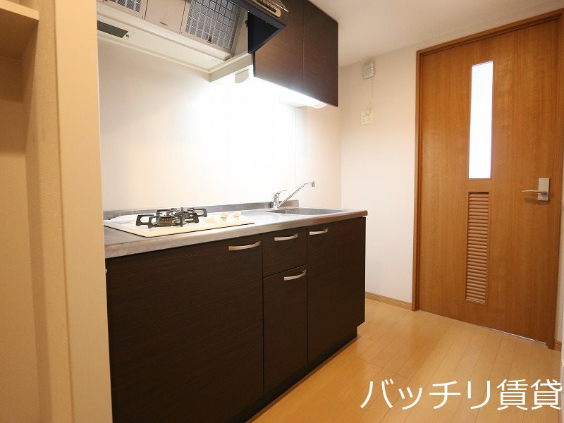 キッチン　室内写真等は別号数の為、現状優先となります。
