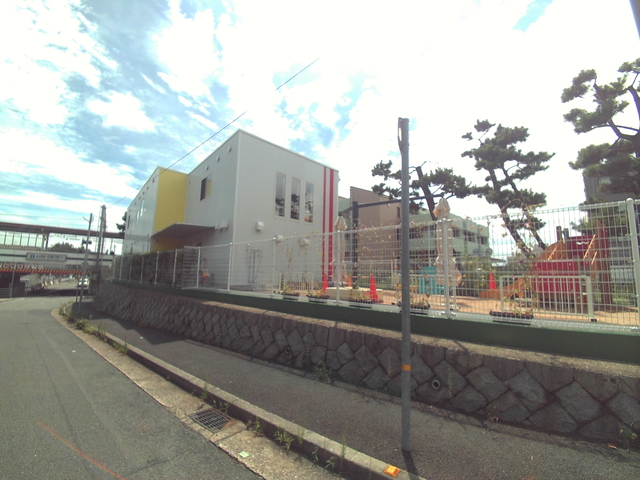 幼稚園・保育園　石屋川ＣＯＣＯＲＯ保育園（幼稚園・保育園）まで405m