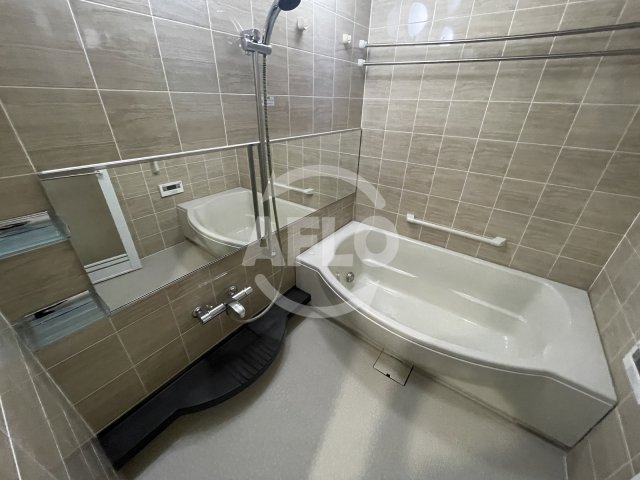 バス・シャワールーム　ザ・タワー大阪　浴室