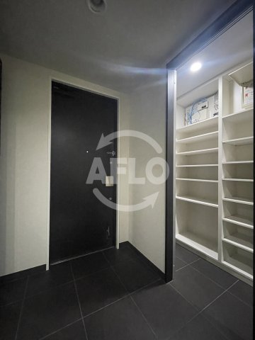 玄関　ザ・タワー大阪　玄関