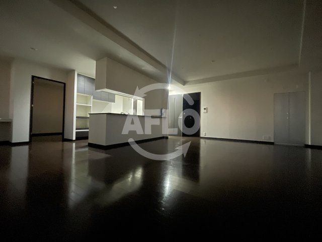 居室・リビング　ザ・タワー大阪　リビング