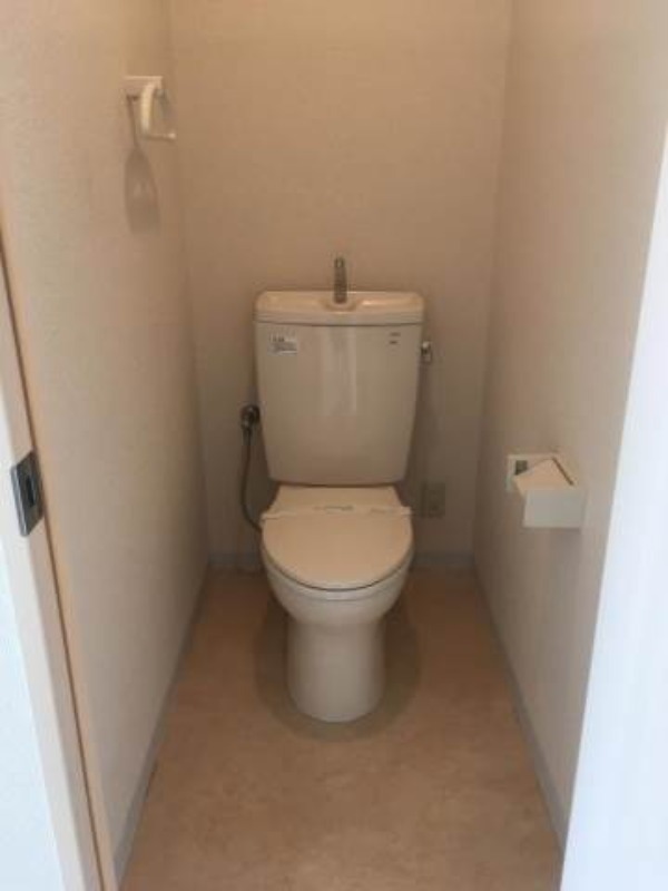 トイレ　別部屋参考写真です☆