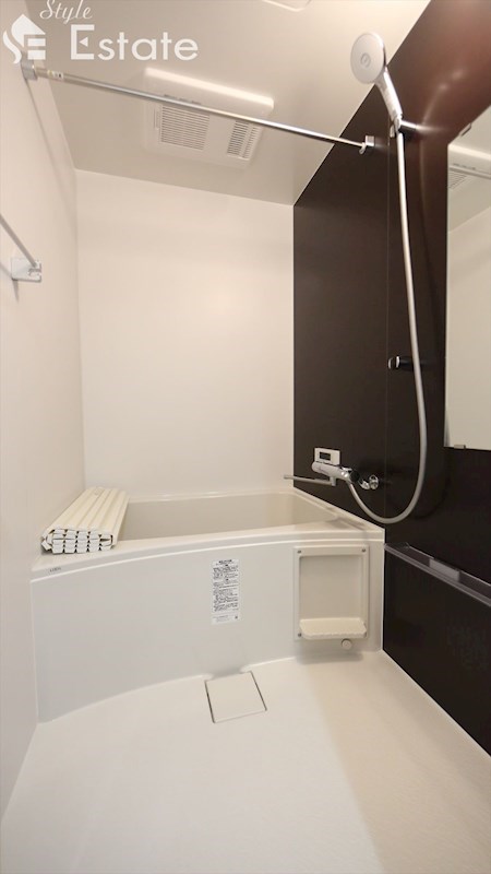 バス・シャワールーム　バスルーム