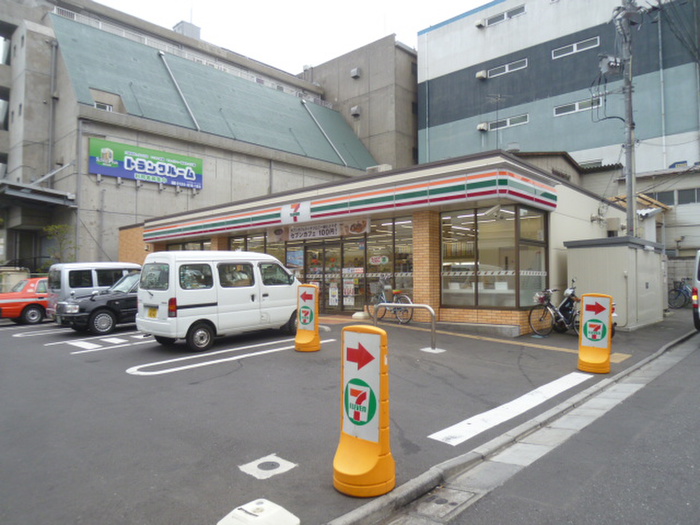 コンビニ　セブンイレブン（コンビニ）まで314m