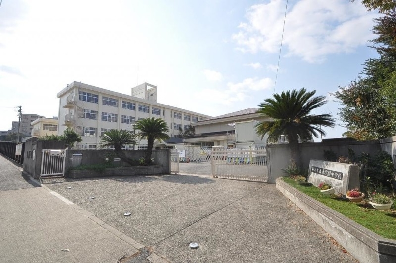 中学校　神戸市立 本多聞中学校（中学校）まで351m