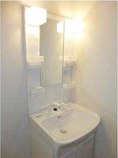 洗面設備　【南向きの明るいお部屋♪】