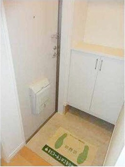 玄関　【南向きの明るいお部屋♪】