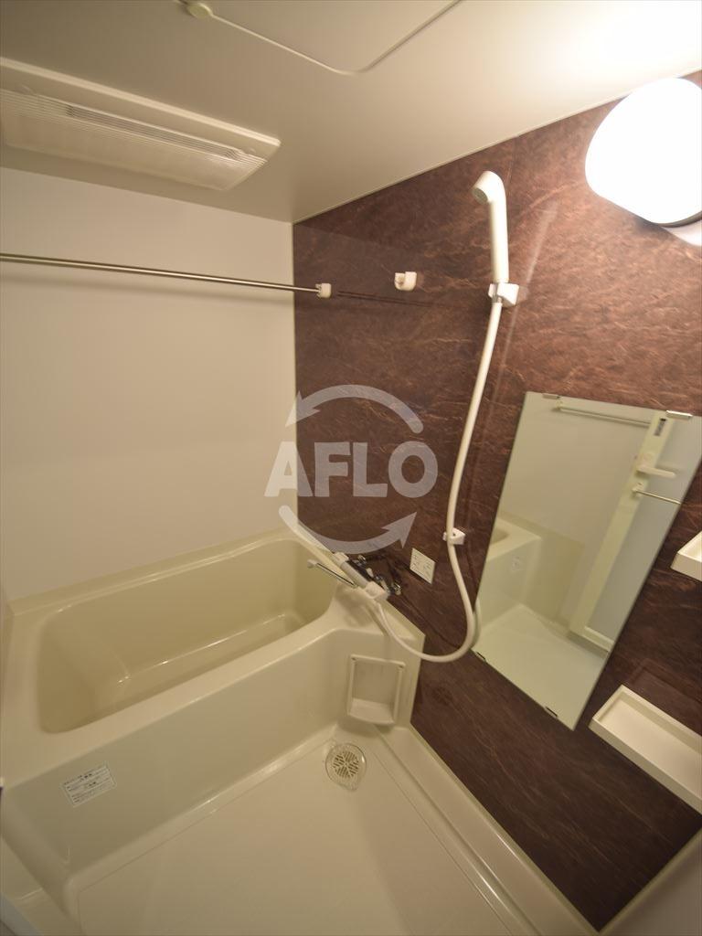 バス・シャワールーム　スプランディッド難波II　浴室換気乾燥暖房機付バスルーム