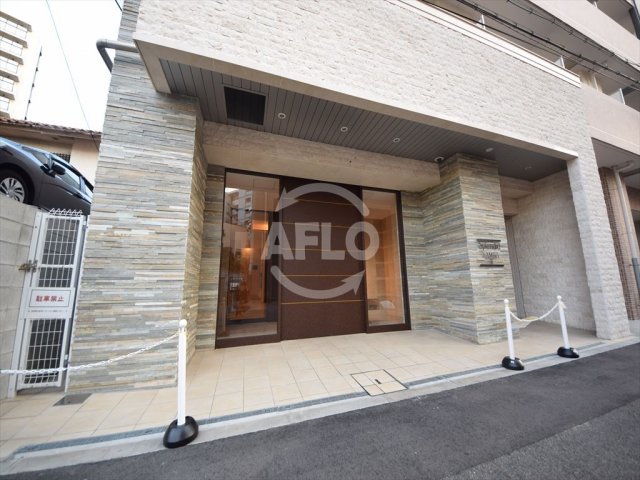 エントランス　スプランディッド難波II　エントランスアプローチ