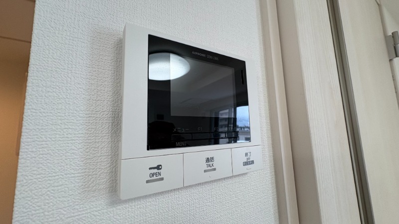 セキュリティ　モニター付きインターホン
