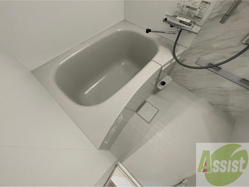 バス・シャワールーム　お風呂になります。一日の疲れを癒してくださいね。