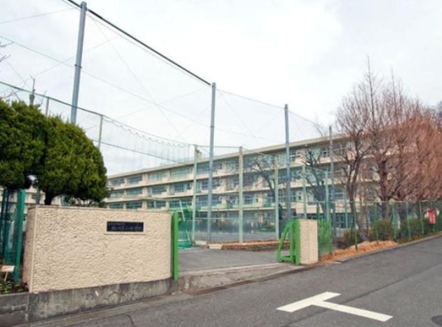 中学校　町田市立鶴川第二中学校（中学校）まで425m