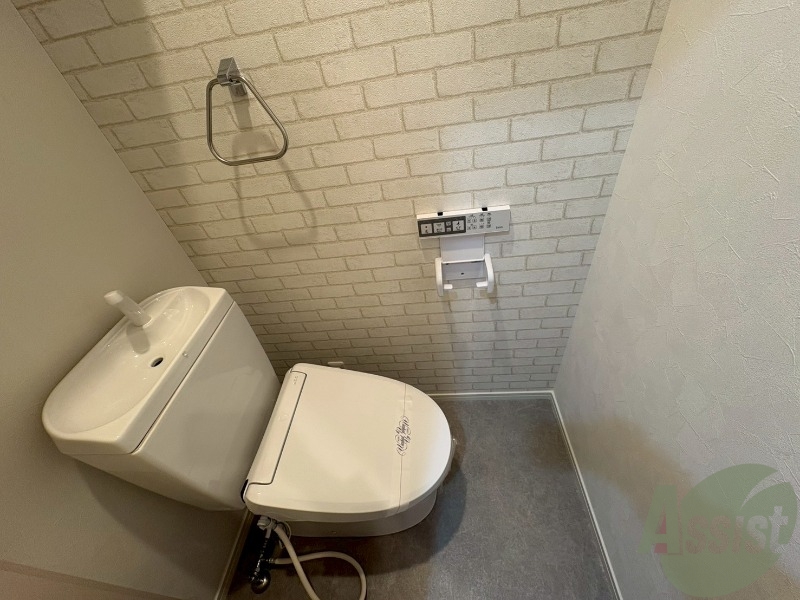 トイレ　トイレにウォシュレットが付いてるのは嬉しいですね。