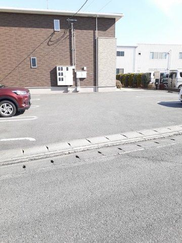 駐車場　駐車スペースもあります