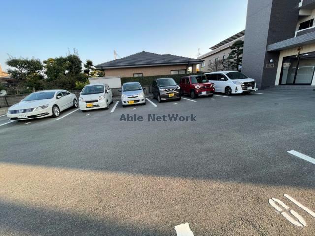 駐車場　駐車場