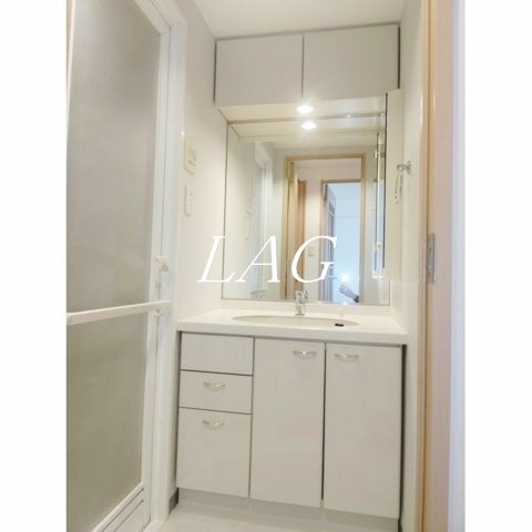 洗面設備　独立洗面台です。