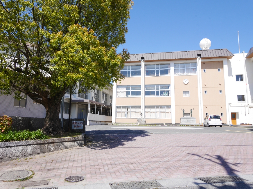 小学校　甲賀市立甲南第一小学校（小学校）まで2060m