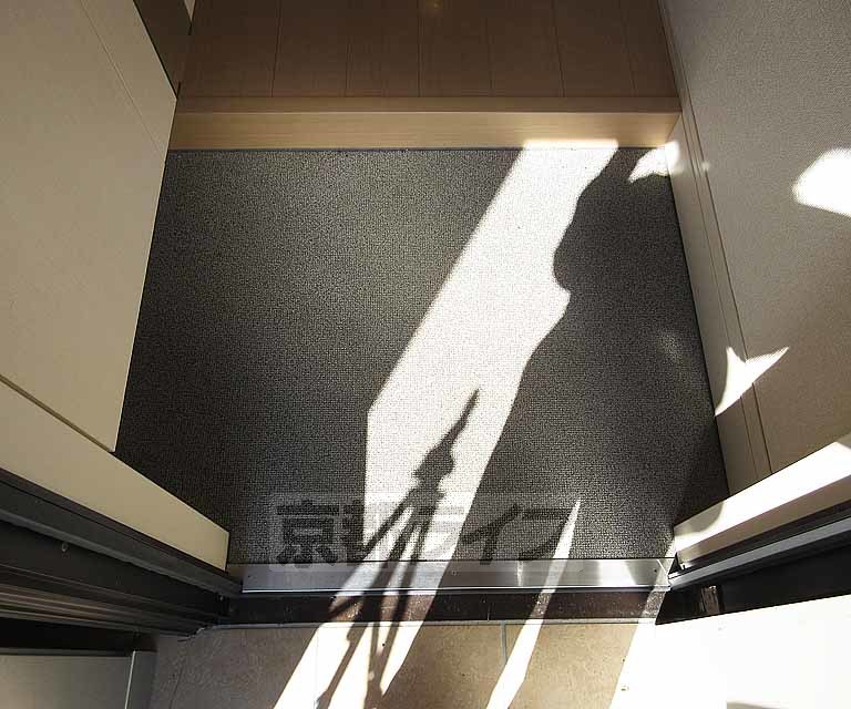 玄関　広いので靴を置くのも良さそうです！