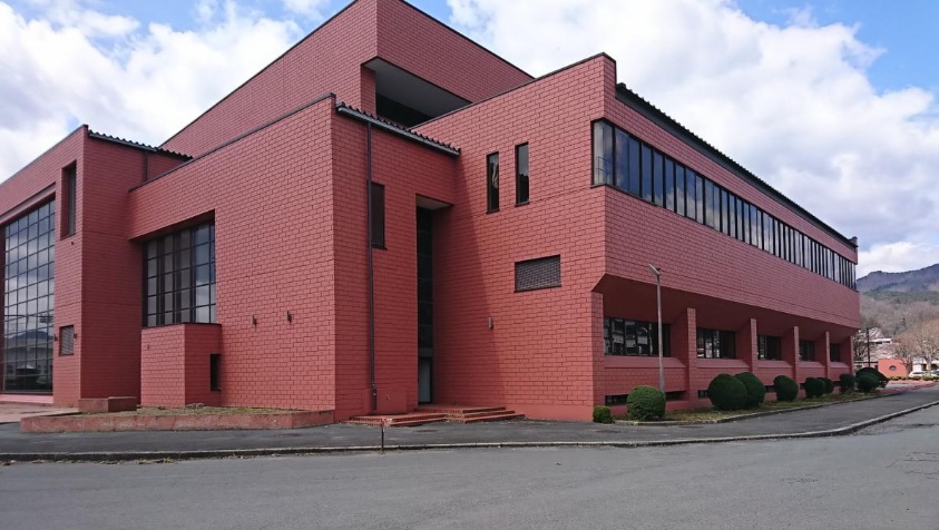 小学校　上山市立南小学校（小学校）まで1164m