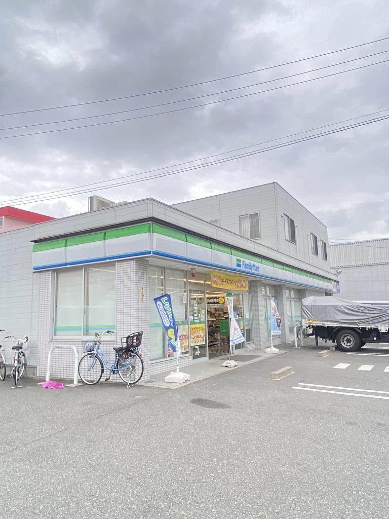 コンビニ　ファミリーマート名南白水店（コンビニ）まで392m