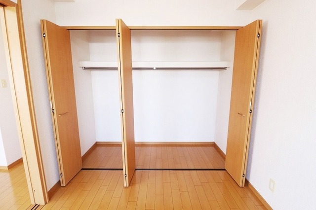 収納　※同間取り別部屋の写真です。内装の色など異なる場合がございま