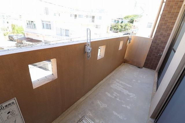 バルコニー　※同間取り別部屋の写真です。内装の色など異なる場合がございま