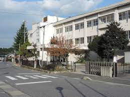 小学校　栗東市立金勝小学校（小学校）まで1074m