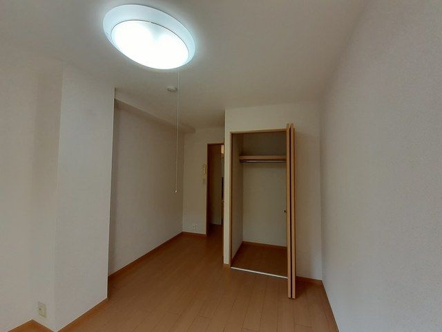 居室・リビング　こちらの居間で趣味の時間をお楽しみください