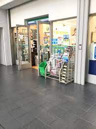 コンビニ　ファミリーマート 文京シビックセンター店（コンビニ）まで584m