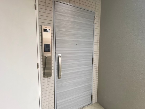 玄関　※別部屋の写真です