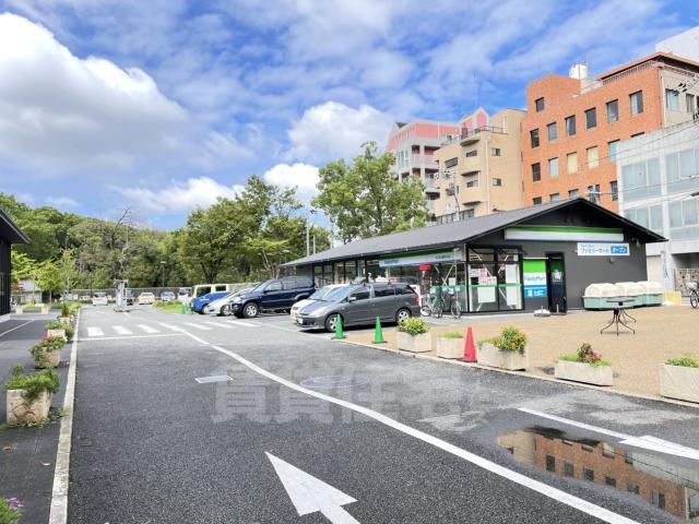 コンビニ　ファミリーマート　天王寺公園茶臼山（コンビニ）まで281m