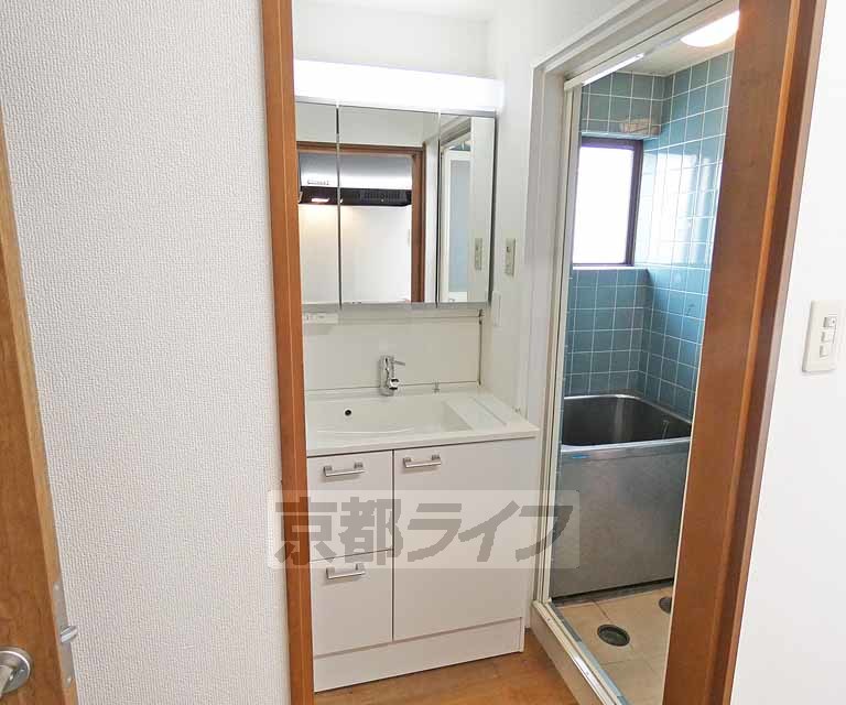 洗面設備　独立洗面台です！