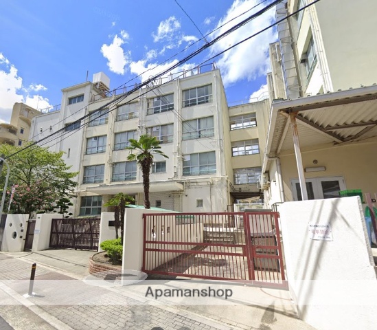 小学校　放出小学校（小学校）まで527m