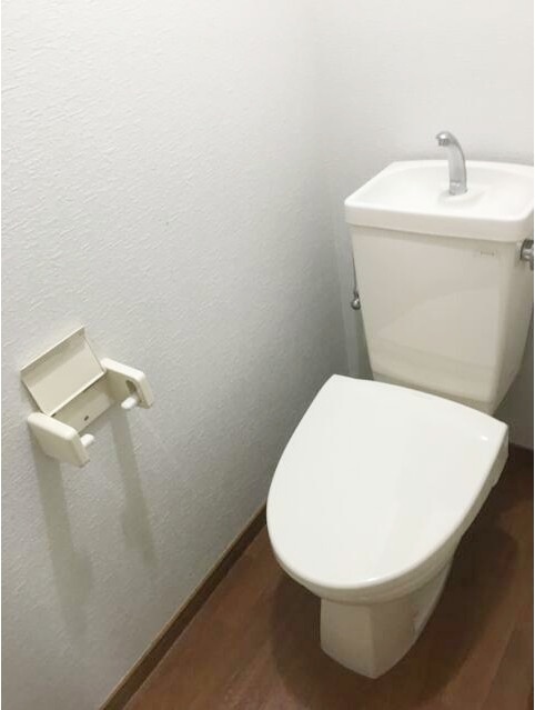 トイレ　落ち着いた色調のトイレです♪