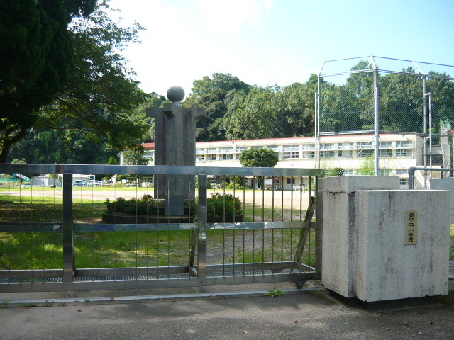 小学校　瀬々串小学校（小学校）まで2100m