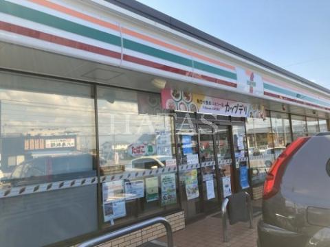 コンビニ　セブン－イレブン　安城新田町小山店（コンビニ）まで600m