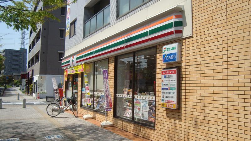 コンビニ　セブンイレブン広島祇園新道店（コンビニ）まで561m