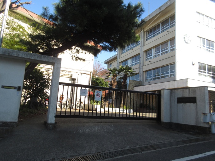小学校　西有馬小学校（小学校）まで450m