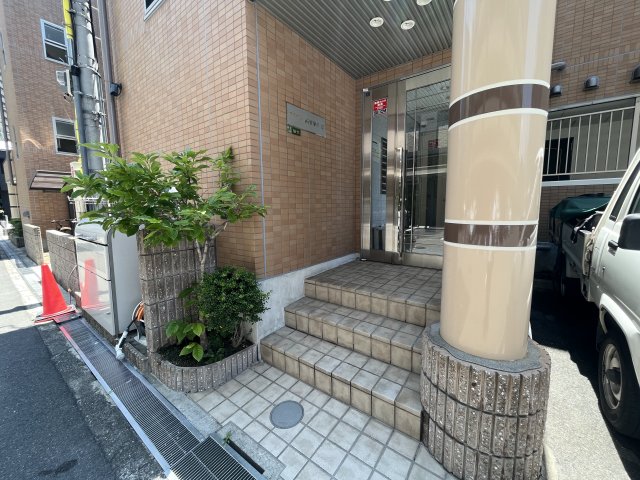 エントランス　自転車置き場です