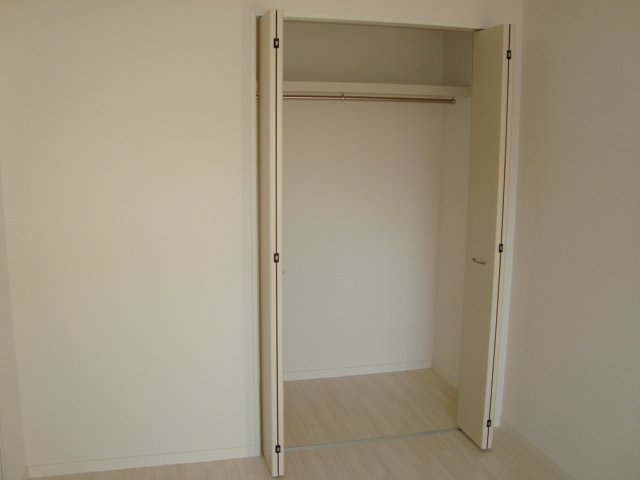 収納　南側洋室クローゼット