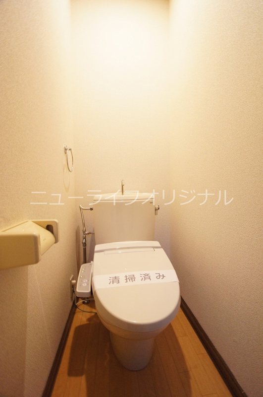 トイレ　あると嬉しい温水洗浄便座付き♪