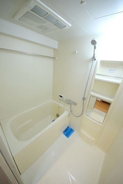 バス・シャワールーム　同タイプ住戸参照