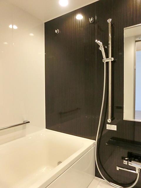 バス・シャワールーム　※写真は同タイプ住戸です。