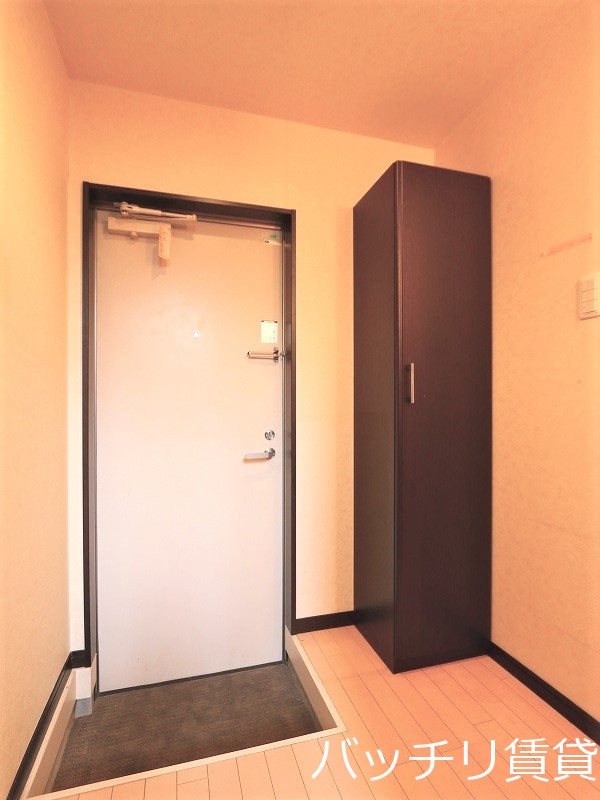 玄関　画像は別号室イメージの為、現況を優先いたします。